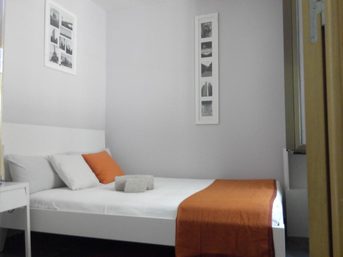 Subway Station Apartment Near Camp Nou L'Hospitalet de Llobregat Exterior foto