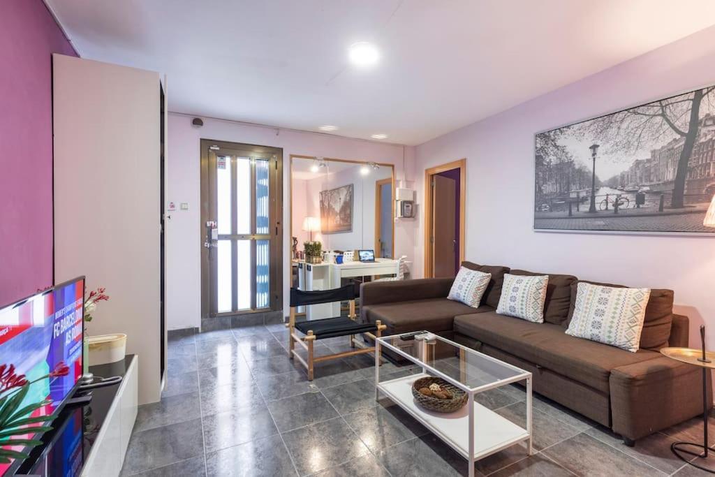 Subway Station Apartment Near Camp Nou L'Hospitalet de Llobregat Exterior foto