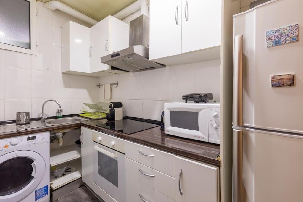 Subway Station Apartment Near Camp Nou L'Hospitalet de Llobregat Exterior foto