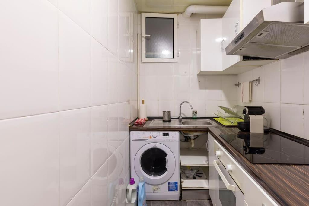 Subway Station Apartment Near Camp Nou L'Hospitalet de Llobregat Exterior foto