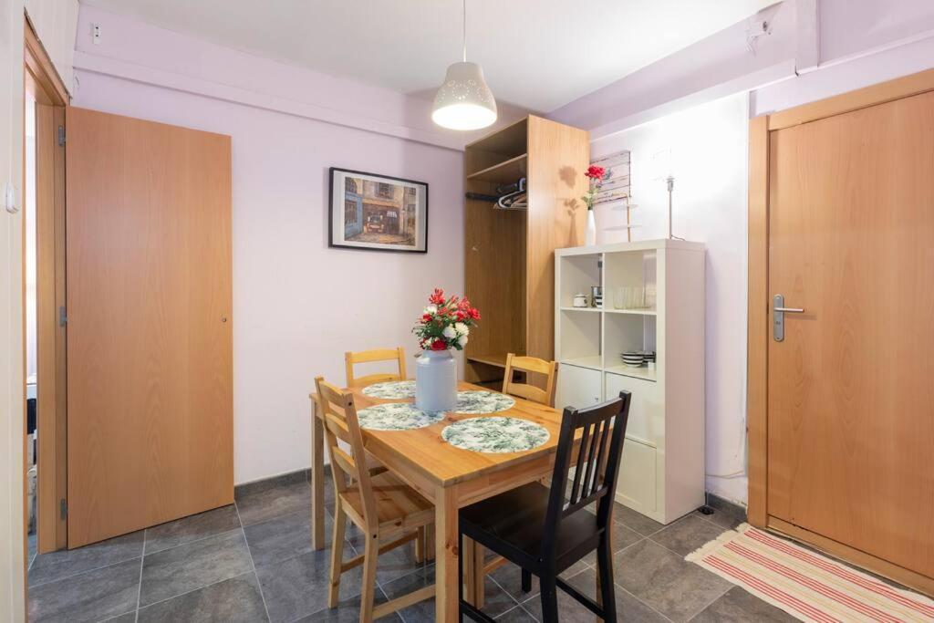 Subway Station Apartment Near Camp Nou L'Hospitalet de Llobregat Exterior foto
